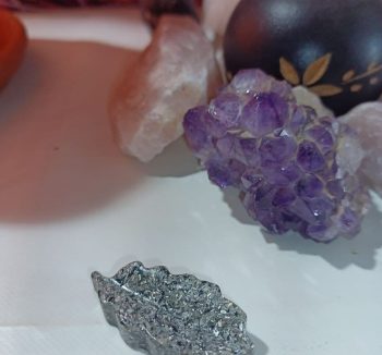 Orgonita Hoja Alargada Picos 10 gr.