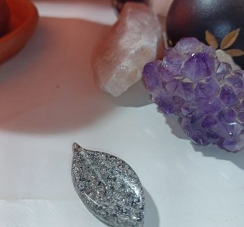 Orgonita Hoja Alargada punta 10 gr.