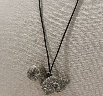 Orgonita Colgante Dinosaurio pequeño mod 1- 8 gr.