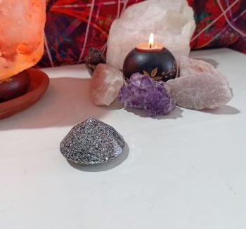 Orgonita Pirámide diamante mediana 60 gr.