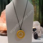 OrgoChakra Plexo Solar forma Semicirculo colgante o llavero 15 gr.